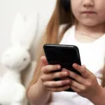 Francuska planira zabraniti društvene mreže djeci mlađoj od 15 godina