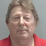 Tri desetljeća prisiljavao ženu na spolne odnose s drugim muškarcima, dobio doživotni zatvor