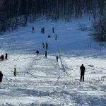 VIDEO | Otvorena skijaška staza kod Nevesinja: Besplatno skijanje i oprema za sve