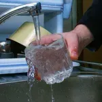 EU uvodi obvezno praćenje "vječnih kemikalija" u vodi za piće