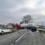 Teška nesreća na magistralnoj cesti: Sudarili se automobil i cisterna