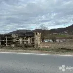 Jedna osoba ozlijeđena u prevrtanju kamiona