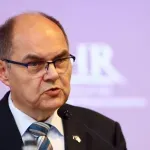 Schmidt dao 24 sata Amidžiću za prijenos sredstava CIK-u