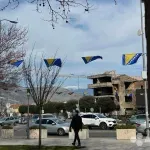 Kad Mostar ukrašava: Vijore se zastave nad kružnim tokom