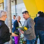 FOTO | Mostar: Tko je donio PET, odnio je cvijet