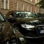 Moraju se hitno prodati službeni automobili kako bi se nabavilo gorivo?!