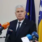 Čović nakon sjednice HNS-a: "Dalje ruke od hrvatskog naroda"