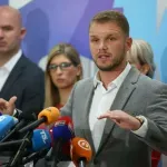 Stanivuković se pridružio akciji: Poklonio stan djeci stradalih roditelja u nesreći kod Dervente