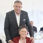 Preminula majka Milorada Dodika