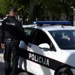 Ljubušak tijekom očevida napao policajca, zatim nasrnuo i na sudionika prometne nesreće