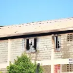 Najmanje 10 učenica poginulo u požaru u učeničkom domu