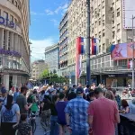 Beograđani izašli na ulice zbog Vučićevog reklamnog platna. Ministar: Uklonit ćemo ga