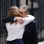 Britanski premijer podnio ostavku