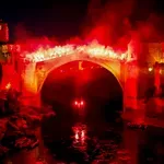Stari most zasjao u znaku inkluzije: Mostar se pridružio svjetskoj kampanji "Light Up for Inclusion"