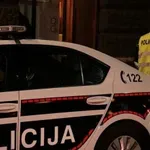 Poginuo 65-godišnjak nakon slijetanja automobila s ceste kod Živinica