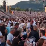 Intervencija hitne pomoći na Koševu neposredno prije trećeg koncerta Dine Merlina