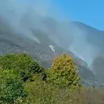 VIDEO | Vjetar reaktivirao požar na Plješevici, zatražena pomoć helikoptera