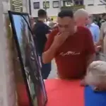 VIDEO | Tisuće ljudi u Palama slavile Mladića, ljubili zastavu Srbije i dirali njegovu sliku