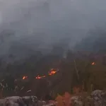Veliki požar kod Trnova proširio se na minsko polje, vatrogasci brane kuće
