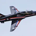 Hawk T2 izgorio nakon pada: Na nebu viđena dva padobrana