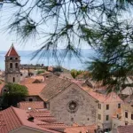 Grad Omiš proglasio Dan žalosti u spomen na žrtve velikog požara