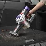 Tip na nejvýkonnější ruční vysavač pro auto, loď i domácnost
