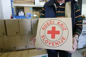 Letošnji slogan tedna Rdečega križa Slovenije poudarja človečnost