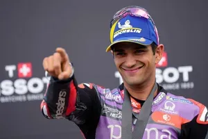 Martinu sprint v Jerezu, Marquez padel s prvega mesta