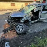 V Gornji Radgoni zasegli traktor, v nesreči v Prlekiji hudo poškodovan voznik avtomobila