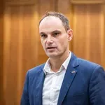 Toliko je nova anketa namerila Logarju - bi prišel v parlament?