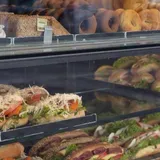 U sendviču iz poznate beogradske pekare dobija se „gratis“ prilog od kog nam se okreće želudac