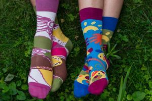 Segíts az autizmussal élőkön, egy színes zoknival!