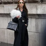 Če želite, da je vaša garderoba videti dražja, nosite teh 6 določenih barv