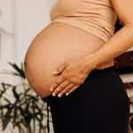 "Odklonila sem pravila tašče, ki nasprotuje moji veganski prehrani med nosečnostjo - zdaj pa je besna" (resnična izpoved)