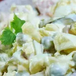 Recept za rusku salatu sa jabukama! Gosti će biti oduševljeni