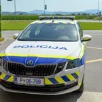 Na Podrečju vozil po nasprotnem voznem pasu in povzročil nesrečo