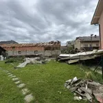 Hudo neurje opustošilo dele Komende, zdaj prihaja še opozorilo policije