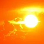 Kaj jesti in piti med vročinskim valom? Tako boste lažje prenesli visoke temperature