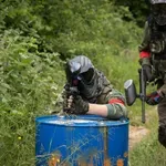 Na paintball poligonu v Kamniški Bistrici poškodovani dve osebi
