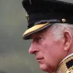 Těsně po půlnoci vydal Buckinghamský palác naléhavé prohlášení. Zoufalství v královské rodině