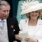 Skandál, který otřásá palácem! Královna Camilla v plavkách a bez make-upu: Fotografie z dovolené, které by nejraději spálila, obletěly svět a vyvolaly bouři!