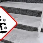Zapomeňte na sůl: Led na schodech zmizí během pár vteřin díky surovině, kterou má skoro každý doma