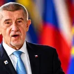 Babiš ustoupit nehodlá: Poplatky chce zrušit, před 17. listopadem varuje před další eskalací. Přichází ale s novou variantou