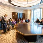 Világhírű karmesterrel és két fiatal tehetséggel mutatkozott be a Vienna – Budapest – Prague 2025 koncertturné