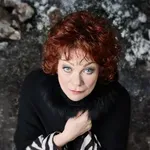 „Kevés szó esik arról, hogy mit viszünk végig nőként az életünk során” – Básti Juli