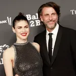 Válik a férjétől Alexandra Daddario: itt van minden, amit tudni lehet