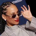 Alacsony bútorok, földközeli tér – Alicia Keys nappalija ezért ennyire emberközeli és hívogató