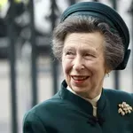 Anna hercegnő megmutatta, hogy a kivágott ruha 70 felett is lehet elegáns