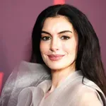 Anne Hathaway pikáns meztelenruhájáról beszél most mindenki – FOTÓK!