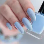 A baby blue manikűrnél nincs most menőbb, ezért a körömtrendért sokan rajonganak